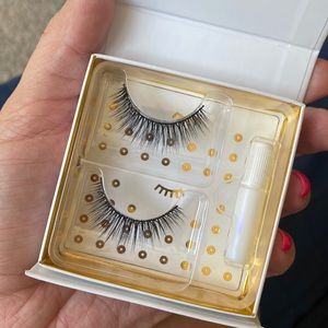 Battington Glue on Lashes